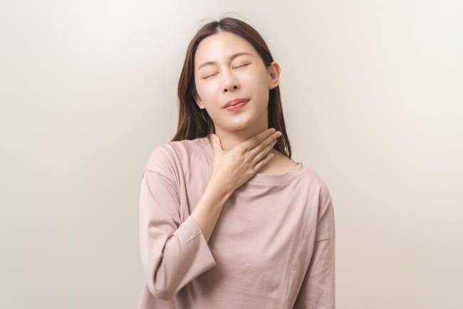 5 Cara Ampuh Mengatasi Gejala Awal Sakit Tenggorokan - Alodokter