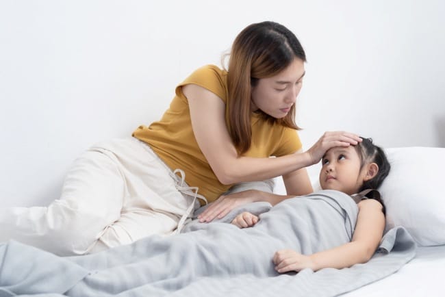 Tips Atasi Demam, Flu, dan Batuk pada Anak Tanpa Stres - Alodokter