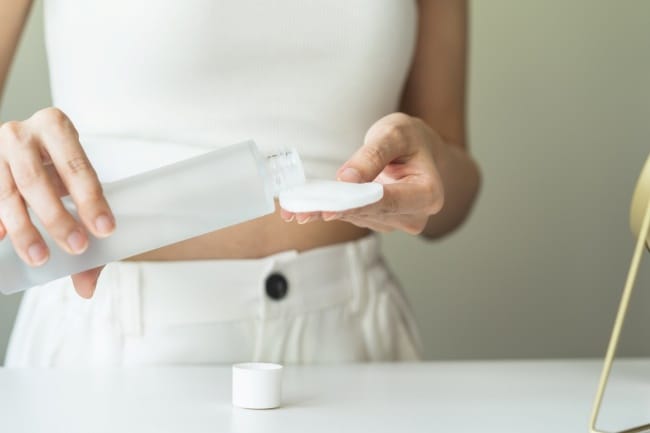 Astringent, Ini Manfaat dan Cara Memakainya - Alodokter