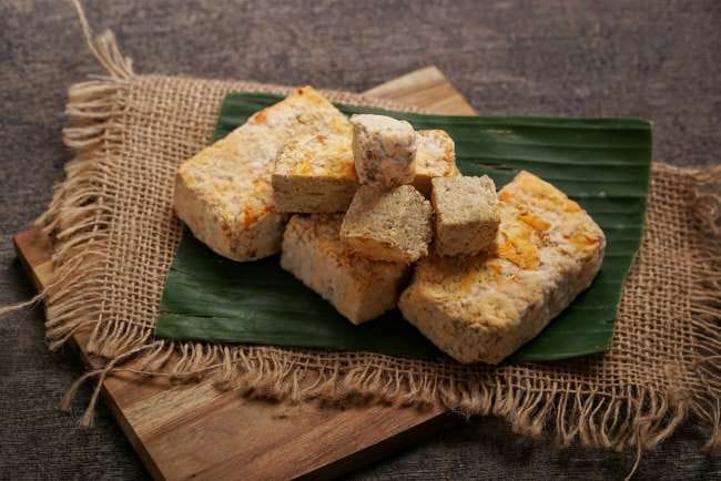 Oncom, Makanan Fermentasi dengan Segudang Manfaat - Alodokter