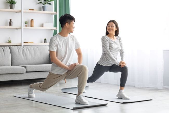 10 Ide Olahraga di Rumah Tanpa Peralatan yang Mudah Dilakukan - Alodokter