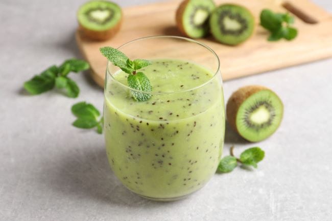 Jus Kiwi, Ini Manfaat dan Tips Membuatnya - Alodokter