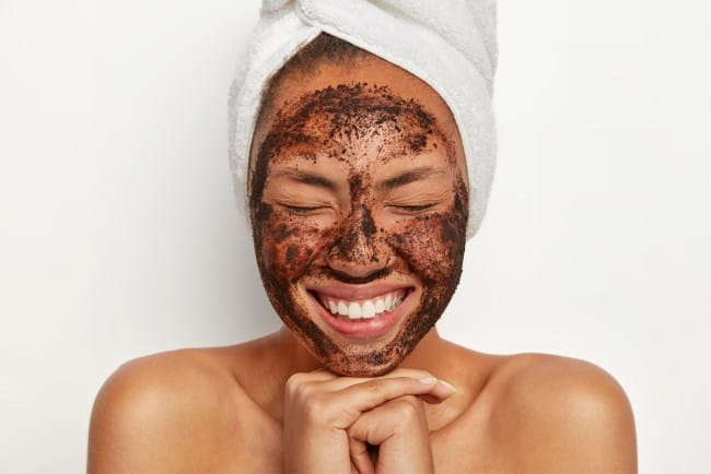 6 Manfaat Kopi untuk Wajah yang Sayang untuk Dilewatkan - Alodokter