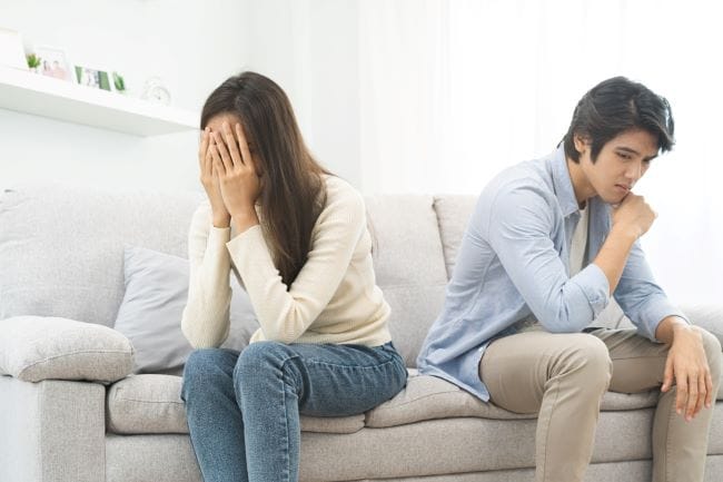 5 Cara Mengatasi Pasangan Berbohong Tanpa Merusak Hubungan - Alodokter