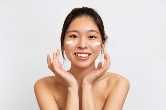 10 Produk untuk Menghilangkan Bruntusan di Wajah - Alodokter