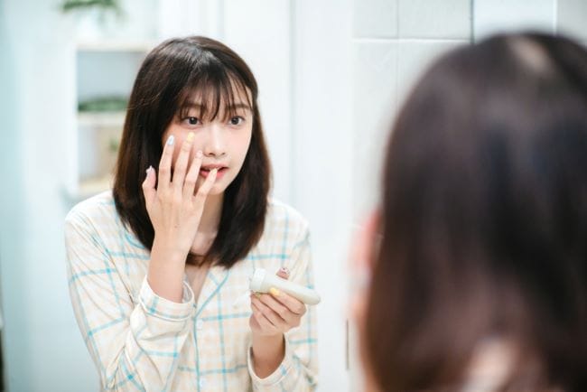 7 Manfaat Glycerin untuk Wajah - Alodokter