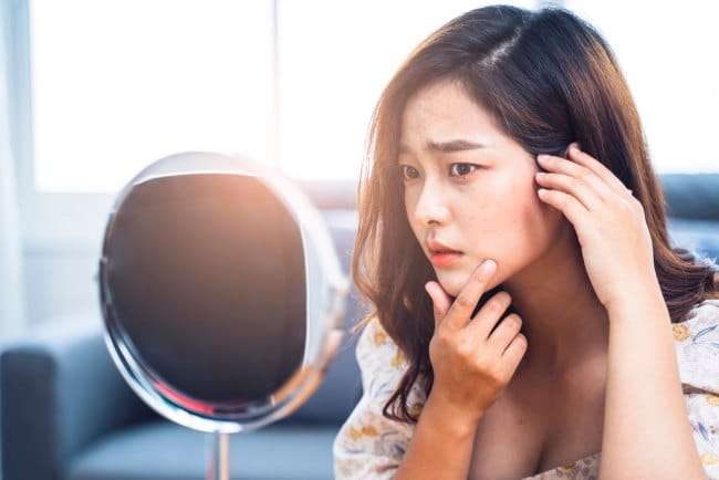 Putih-Putih di Wajah, Ini Penyebab dan Cara Mengatasinya - Alodokter