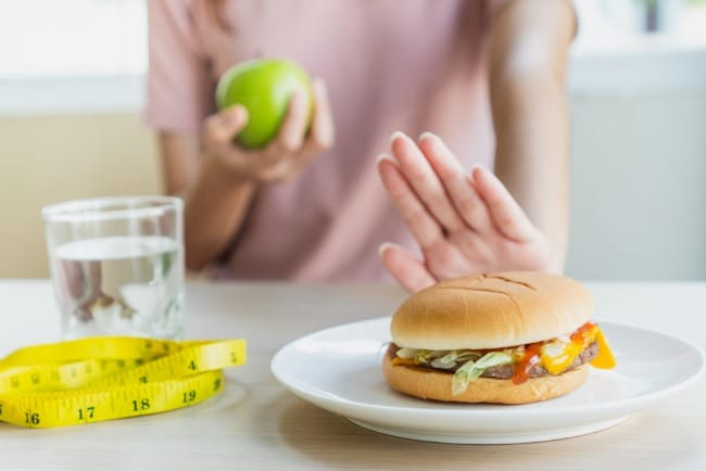 6 Pantangan Makanan untuk Sakit Tumit - Alodokter