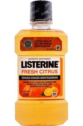 8 Obat Kumur Terbaik untuk Kesehatan Mulut - Alodokter