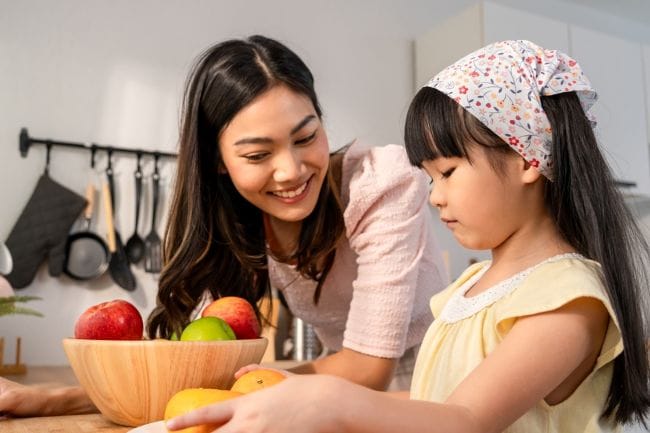 9 Manfaat Makan Buah dan Aturan Sehat Mengonsumsinya - Alodokter