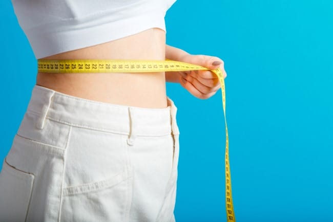 6 Cara Mengecilkan Pinggang yang Efektif dan Sehat - Alodokter
