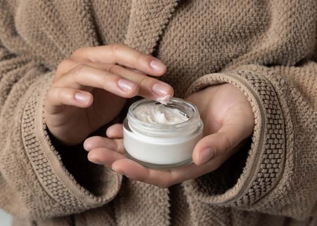 Butylene Glycol, Kenali Kegunaan dan Fakta Keamanannya - Alodokter