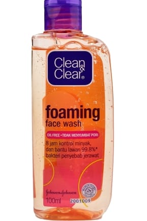 9 Sabun Cuci Muka untuk Jerawat yang Paling Bagus - Alodokter