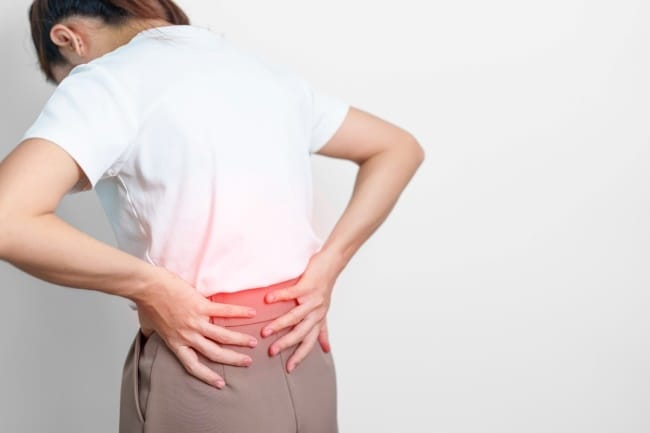 8 Cara Mengatasi Sakit Pinggang Tanpa Obat yang Ampuh - Alodokter