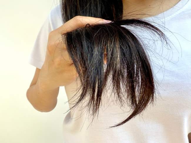 10 Cara agar Rambut Tidak Kering yang Paling Ampuh - Alodokter