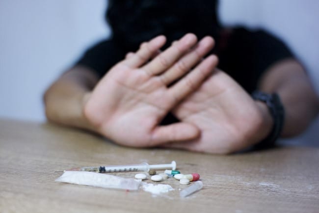 Pencegahan Narkoba: Langkah Efektif Melindungi Diri dan Keluarga - Alodokter