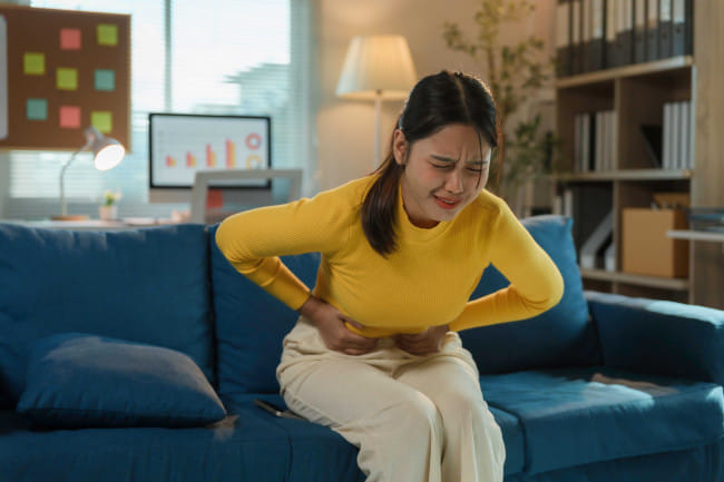 Alami Nyeri Saat Menstruasi yang Parah, Kenapa Ya? - Alodokter