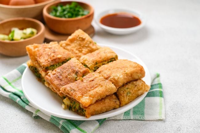 Kalori Martabak Telur dan Cara Sehat Mengonsumsinya - Alodokter