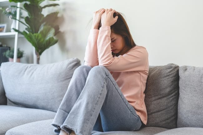 Ciri-Ciri Anxiety pada Remaja yang Penting Diketahui - Alodokter