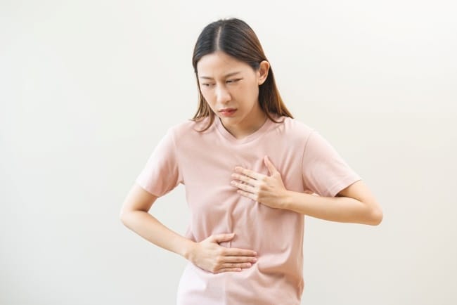 Sakit Perut dan Kesulitan Bernapas, Ini Penyebab dan Pertolongan Pertamanya - Alodokter