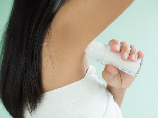 8 Deodorant Terbaik untuk Cegah Ketiak Basah dan Bau - Alodokter