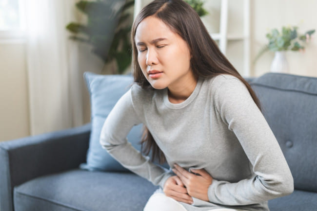 Sakit Perut dan Mual, Inilah Penyebab dan Penanganannya - Alodokter