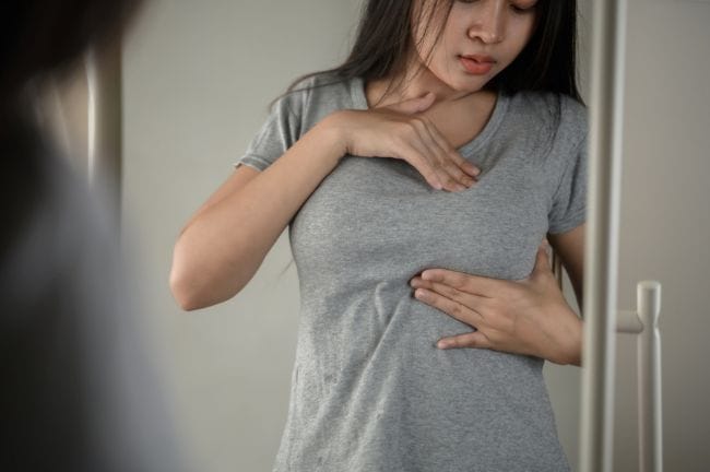 Nyeri di Sekitar Payudara Sebelum Menstruasi, Kenali Penyebab dan Cara Mengatasinya - Alodokter