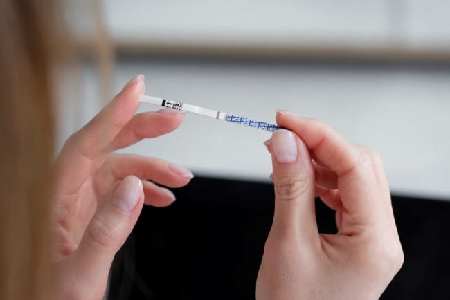 Usia Kehamilan Berapa Minggu Bisa Terdeteksi Test Pack? Ini Jawabannya - Alodokter