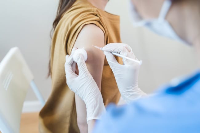 Imunisasi untuk Dewasa, Berikut Adalah Daftarnya - Alodokter