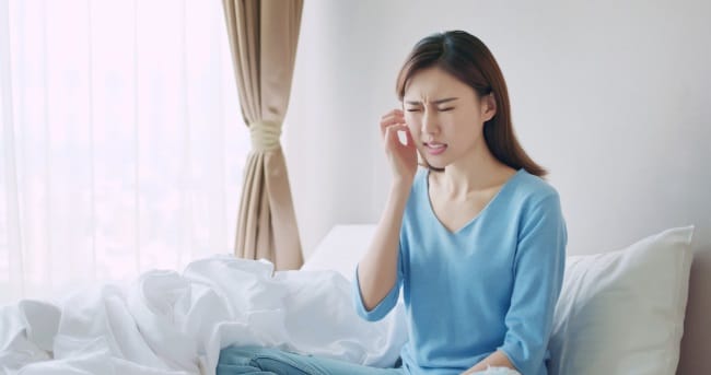 7 Cara Menghilangkan Rasa Gatal di Wajah yang Aman dan Efektif - Alodokter