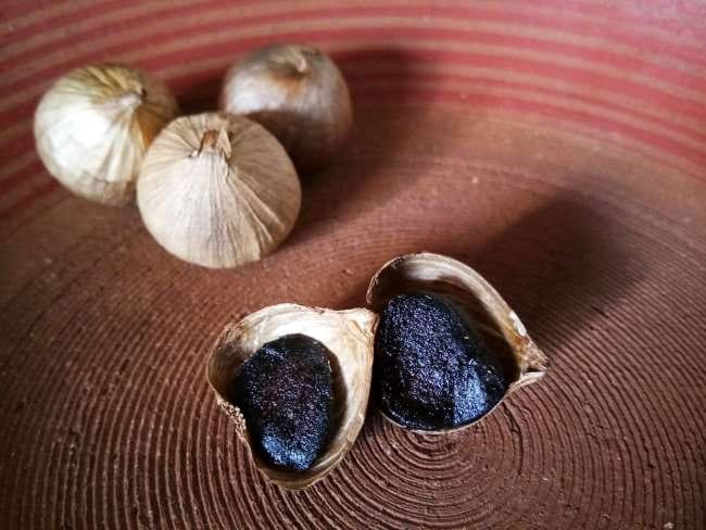 6 Manfaat Black Garlic Tunggal dan Cara Mengonsumsinya - Alodokter