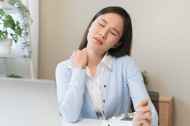 9 Obat Sakit Leher yang Ampuh Meredakan Nyeri - Alodokter