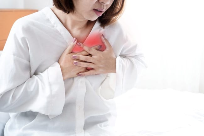 Nyeri Dada Sebelah Kiri Atas Payudara, Kenali Penyebab dan Tips Mengatasinya - Alodokter