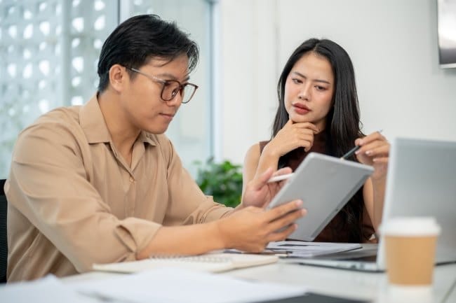 Mansplaining, Perilaku Merendahkan yang Sering Tak Disadari - Alodokter