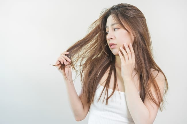 5 Rekomendasi Vitamin Rambut Kering dan Mengembang yang Ampuh - Alodokter