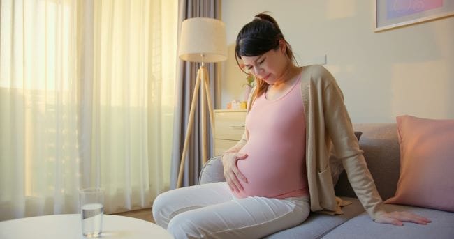 Kontraksi Dulu atau Flek Dulu? Ini Tanda Menjelang Persalinan - Alodokter