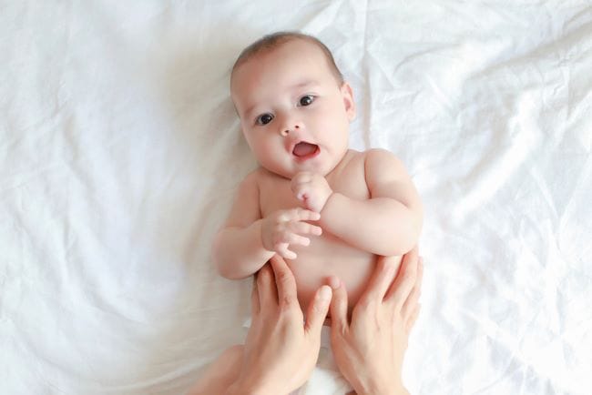 Cara Memijat Anak Muntah Masuk Angin agar Perut Cepat Nyaman - Alodokter