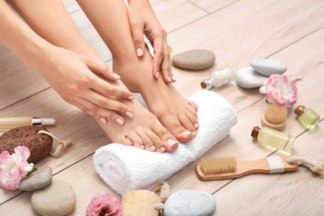 Perbedaan Manicure dan Pedicure yang Sering Dikira Sama - Alodokter