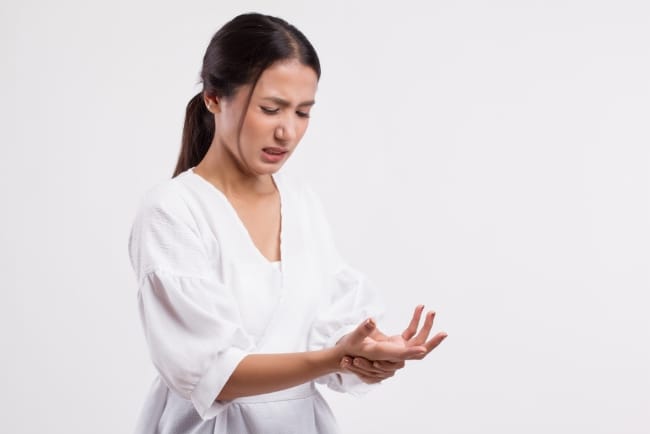 Ciri-Ciri Asam Urat di Usia Muda yang Perlu Diwaspadai - Alodokter