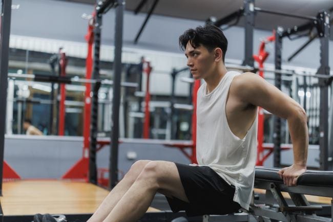 Tricep Dips, Ketahui Manfaat dan Cara Melakukannya - Alodokter