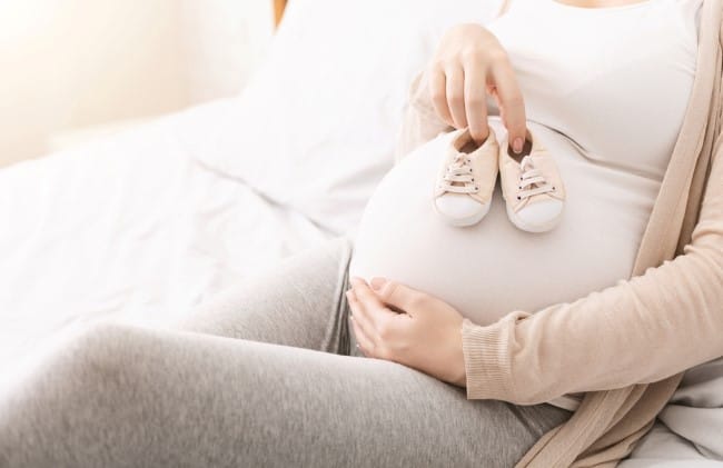 Ibu Melahirkan Sendiri di Rumah, Apakah Aman? - Alodokter