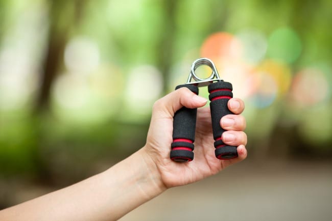 5 Manfaat Handgrip untuk Kesehatan Tubuh - Alodokter