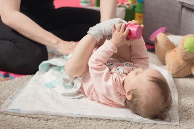 Diare BAB Bayi Berlendir dan Ada Bercak Darah, Ini Penyebab dan Cara Mengatasinya - Alodokter