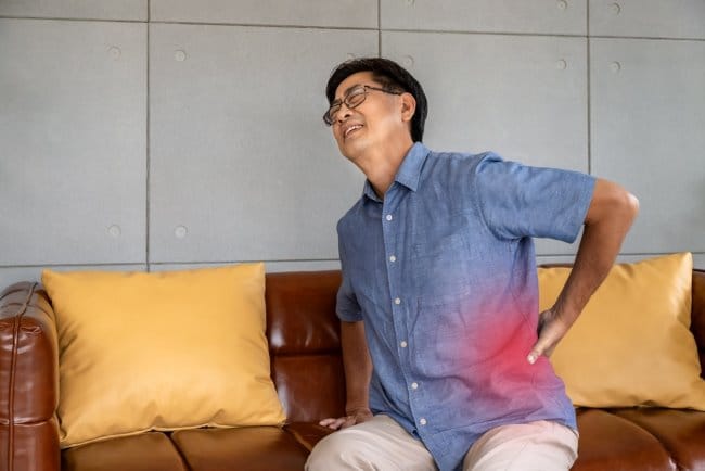 Sakit Pinggang Sebelah Kiri Sampai ke Perut, Kenali Penyebab dan Penanganannya - Alodokter