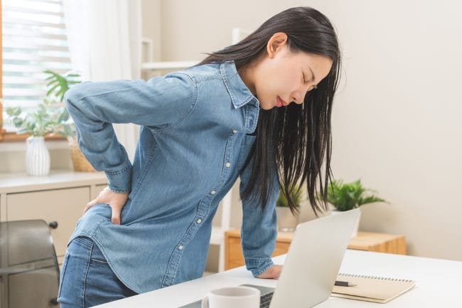 Sakit Pinggang Sebelah Kanan pada Wanita, Inilah Penyebab dan Cara Mengatasinya - Alodokter