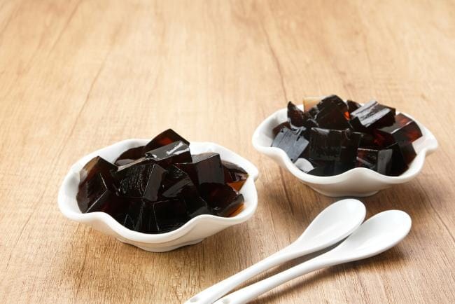 Cincau Hitam, Ketahui Manfaat dan Tips Aman Mengonsumsinya - Alodokter