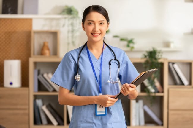 7 Tugas Perawat yang Penting Diketahui - Alodokter