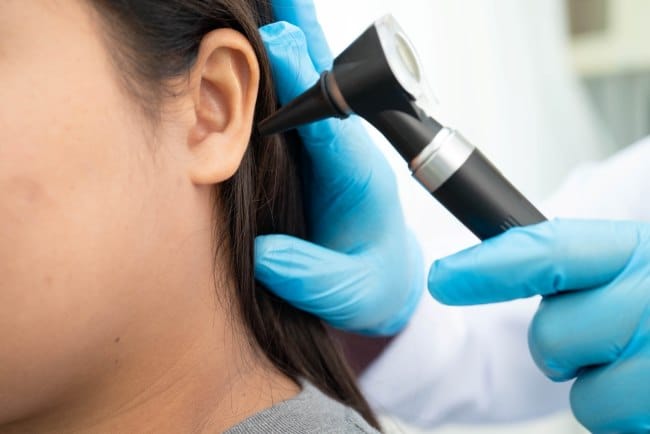 Dokter Spesialis THT Terbaik di Surabaya - Alodokter