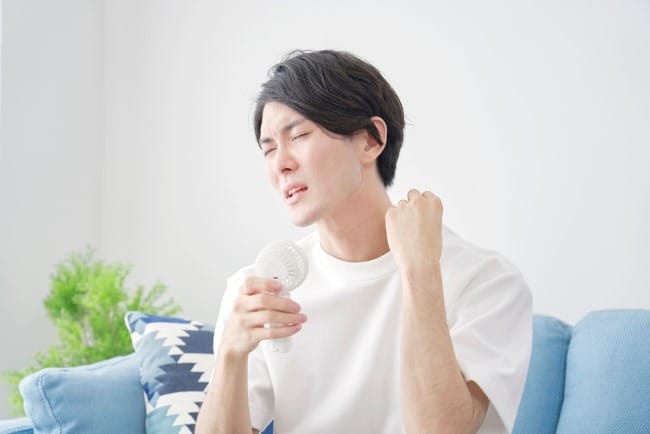 Kenapa Badan Terasa Panas, Ini Penyebab dan Cara Mengatasinya - Alodokter