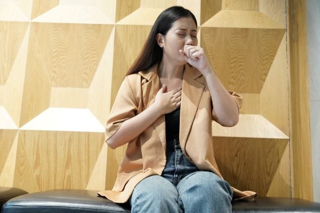 7 Penyebab Tenggorokan Gatal dan Batuk dan Cara Mengatasinya - Alodokter